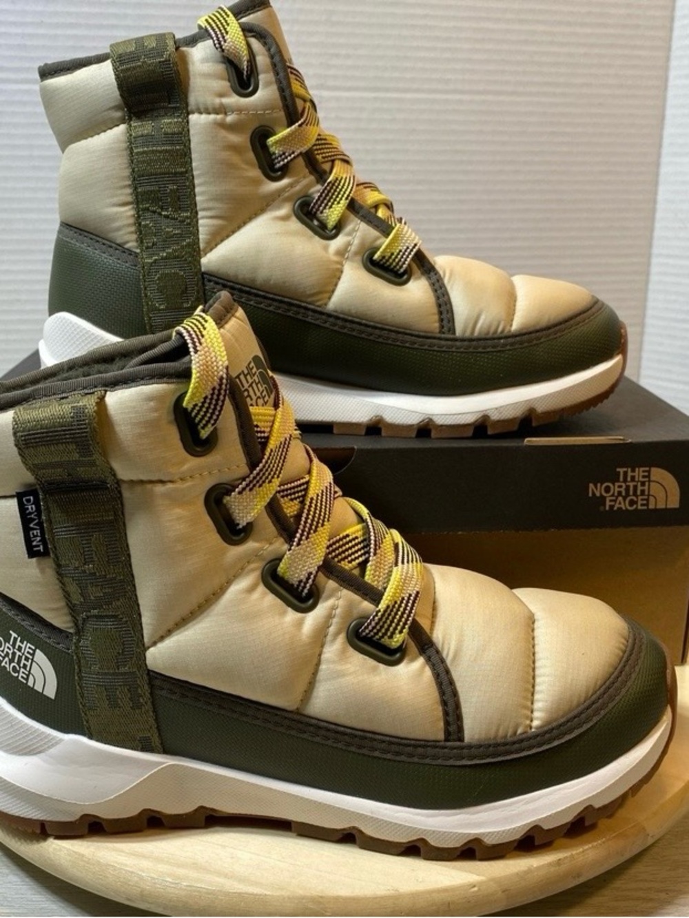 Women’s The North Face ThermoBall Eco Faux Fur Waterproof Winter Boots Size 10